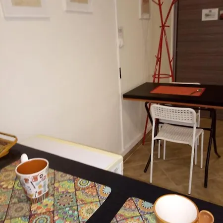 Kingsize Bed 2x2,20 Comfort Super Wifi 70 Mbps Studio! Lägenhet *